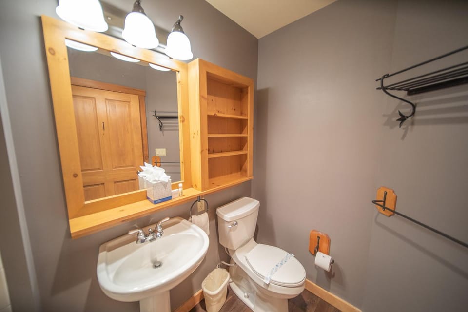 Expedition Station 8593 by SummitCove Lodging in Colorado House in Keystone