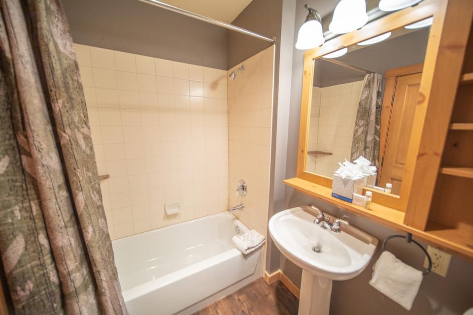 Expedition Station 8593 by SummitCove Lodging in Colorado House in Keystone