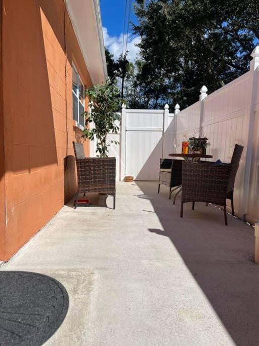 The Citrus Guesthouse in Tampa Apartment in Town N Country