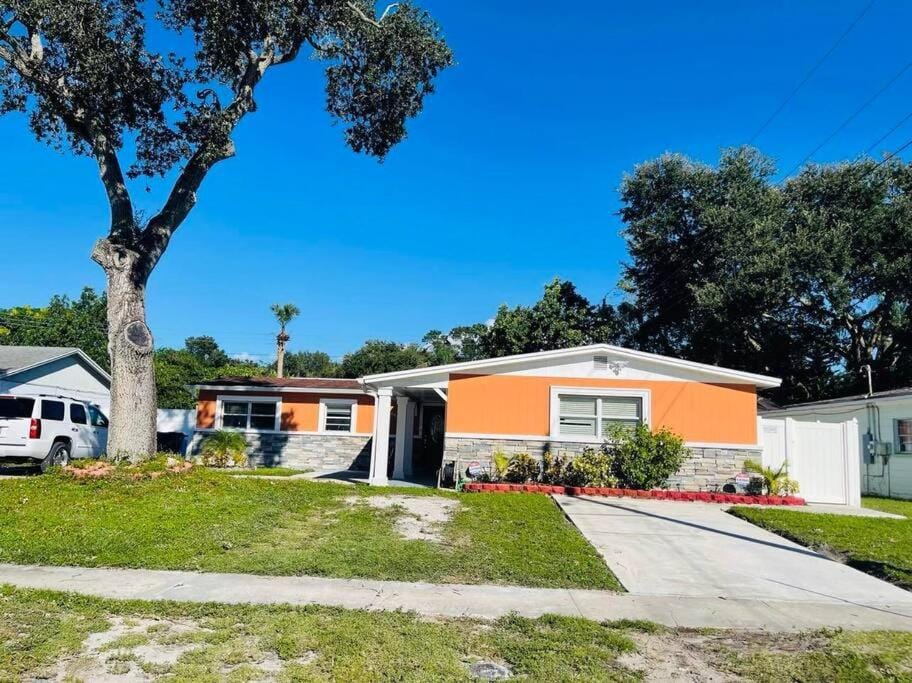 The Citrus Guesthouse in Tampa Apartment in Town N Country