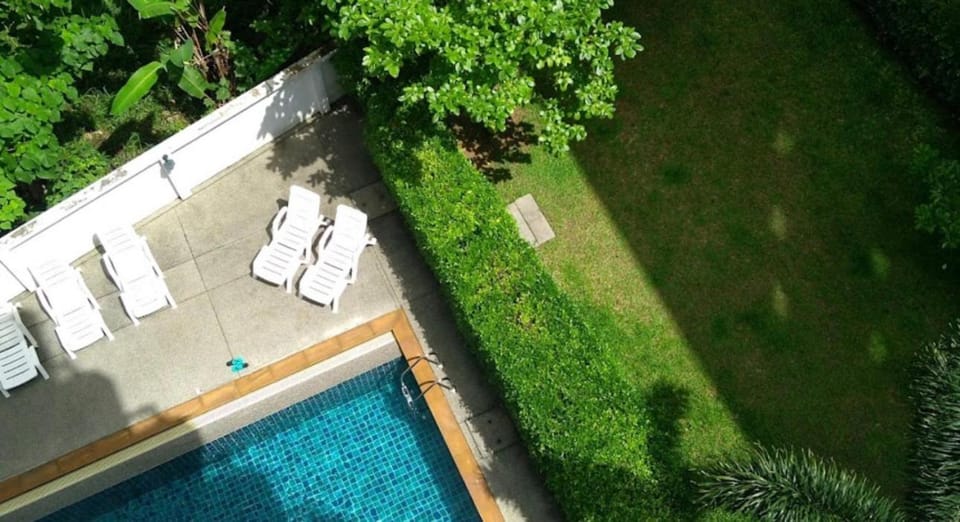 Spring, Day, Garden, Garden view, Pool view, Swimming pool, sunbed