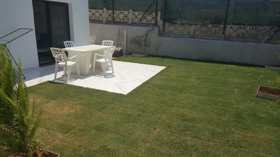 Patio, Garden, Dining area, Garden view