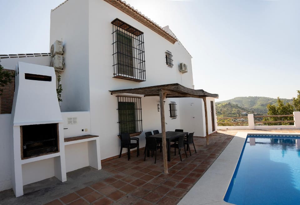 BBQ facilities, Balcony/Terrace, Swimming pool