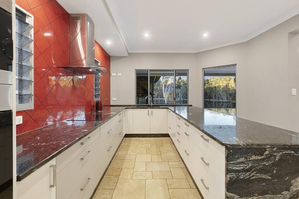 Serenity, Sprawling Home Surrounded By Acreage House in Peregian Beach