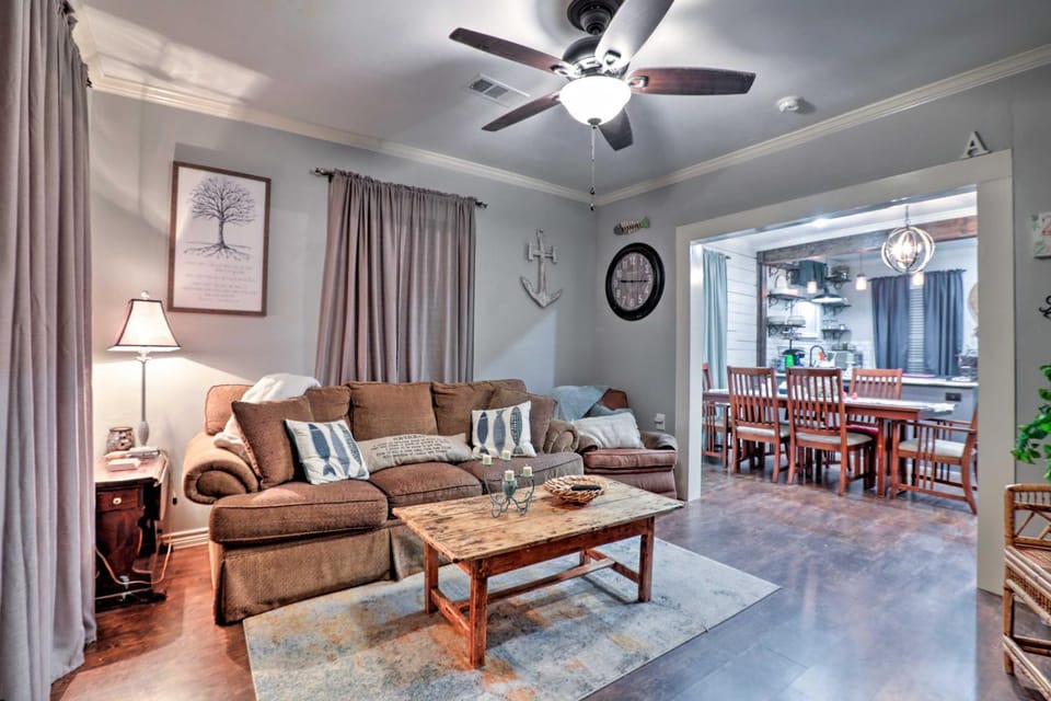 Historic Galveston Home Walkable Neighborhood! House in Texas City