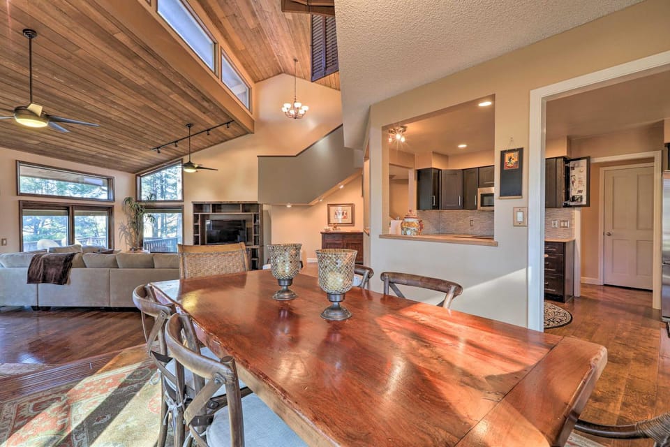 Upscale Flagstaff Country Club Home w/ Mtn Views! House in Flagstaff