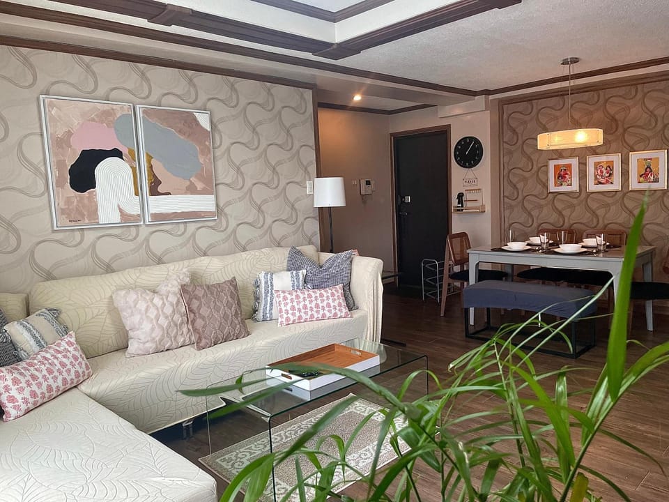 Living room, Decorative detail, Dining area, Dinner