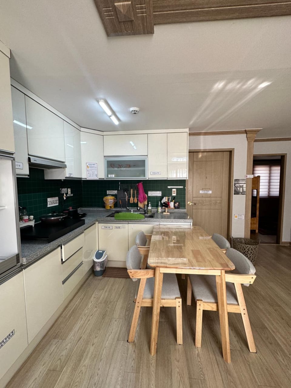 Kitchen or kitchenette, Kitchen or kitchenette