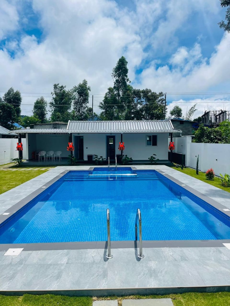 Day, Pool view, Swimming pool, sunbed