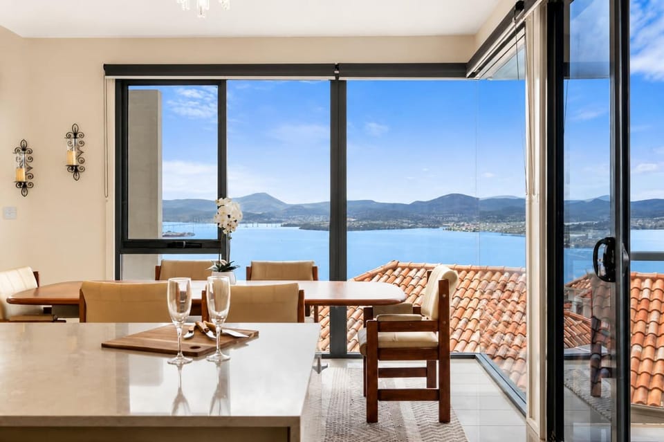 View (from property/room), Living room, Seating area, Mountain view