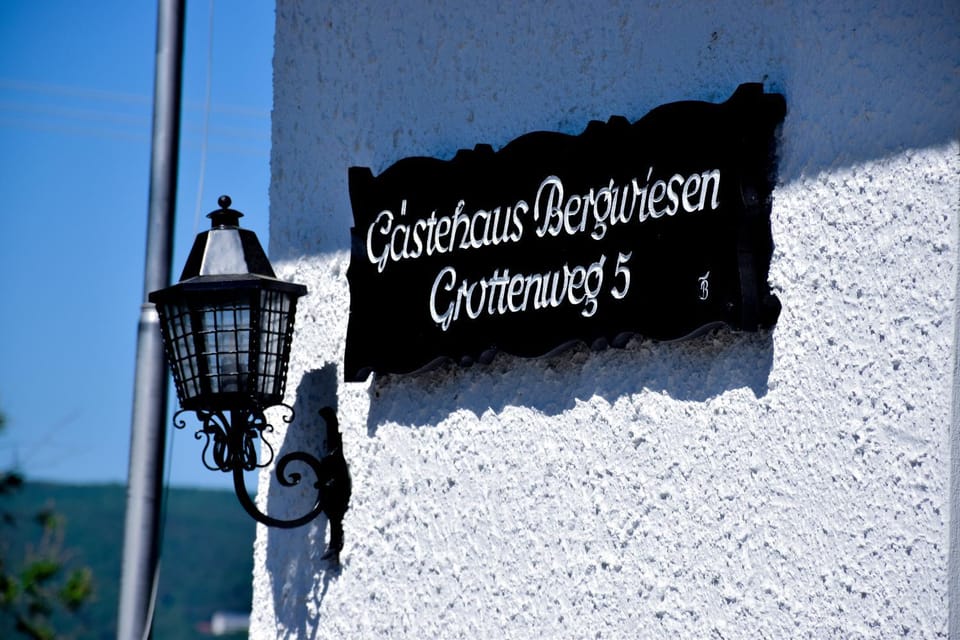 Hotel Bergwiesen - Zimmer mit Balkon oder Terasse Hotel in Hesse