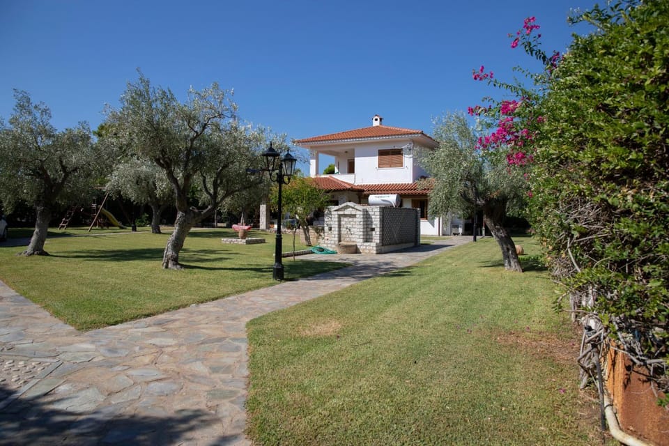 Property building, Garden, Garden