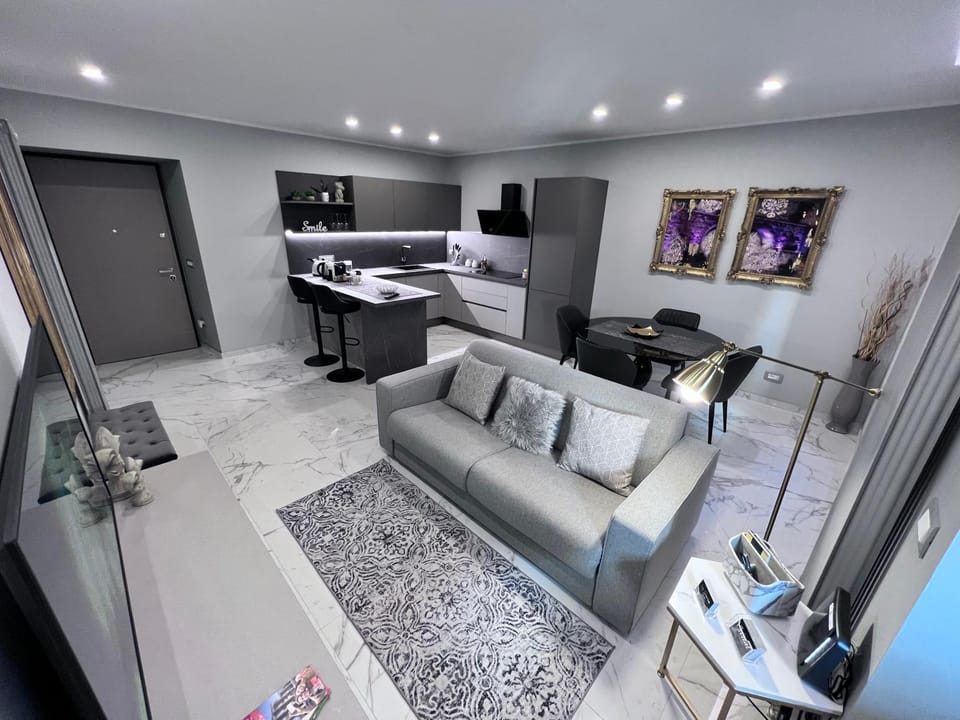 Kitchen or kitchenette, Living room