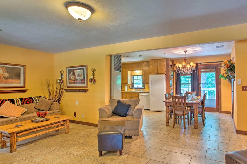 Pet-Friendly Kingston Home with Boat Ramp Access! House in Lake Texoma