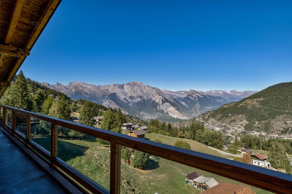 Balcony/Terrace, Mountain view
