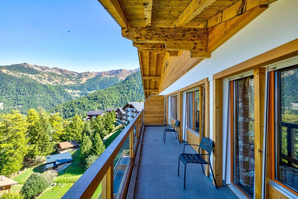 Balcony/Terrace, Mountain view