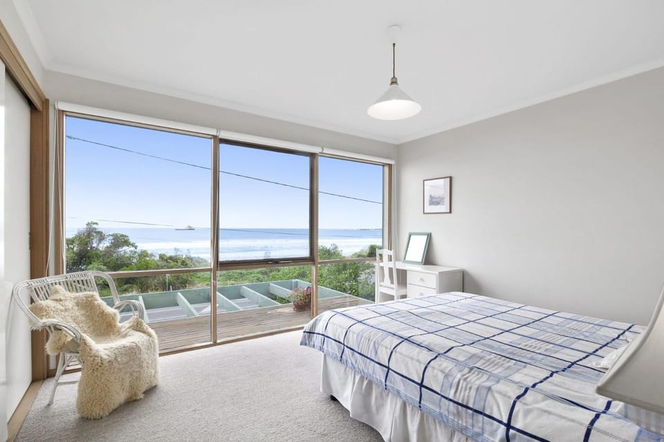 Seamoon Apollo Bay - BYO Linen House in Apollo Bay
