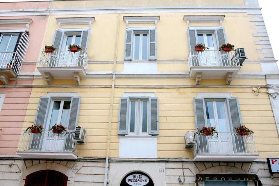 Facade/entrance, Facade/entrance