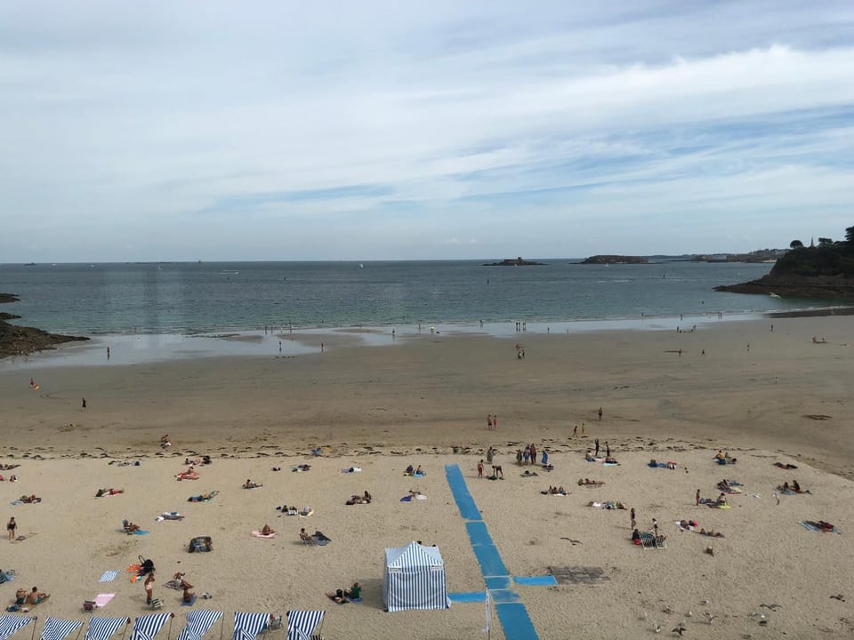 Vue mer exceptionnelle Apartment in Dinard