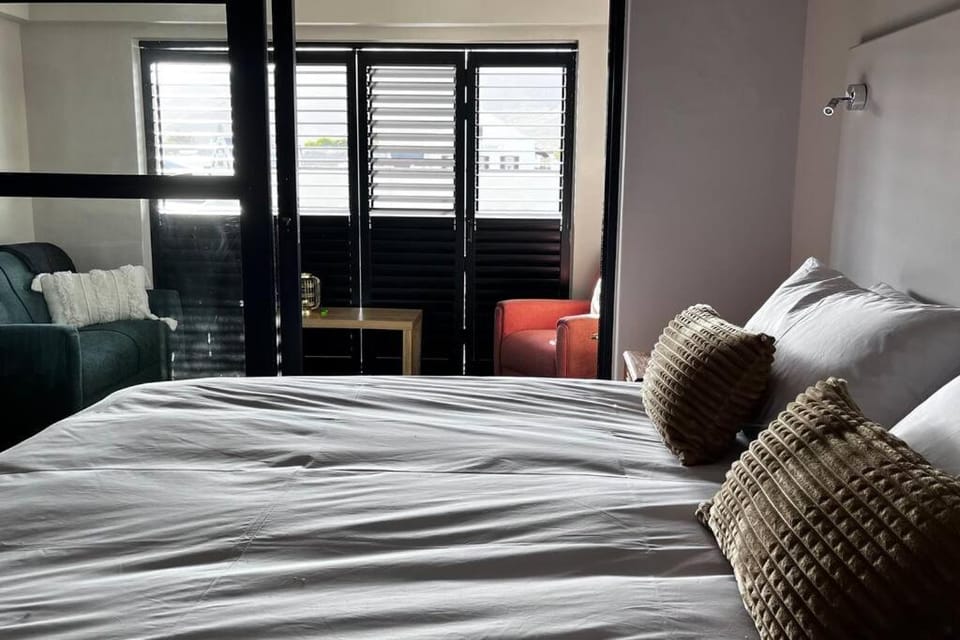 Seating area, Bedroom