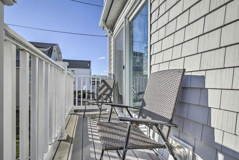 York Beachfront Condo - Steps to Long Sands! House in York Beach