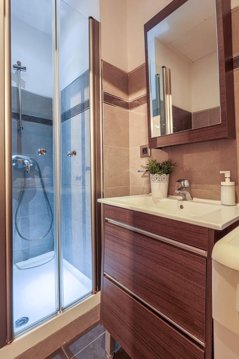 Shower, Bathroom