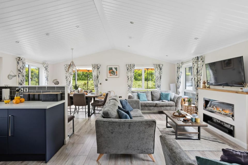 TV and multimedia, Kitchen or kitchenette, Living room, Dining area