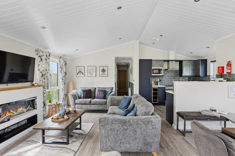 TV and multimedia, Kitchen or kitchenette, Living room