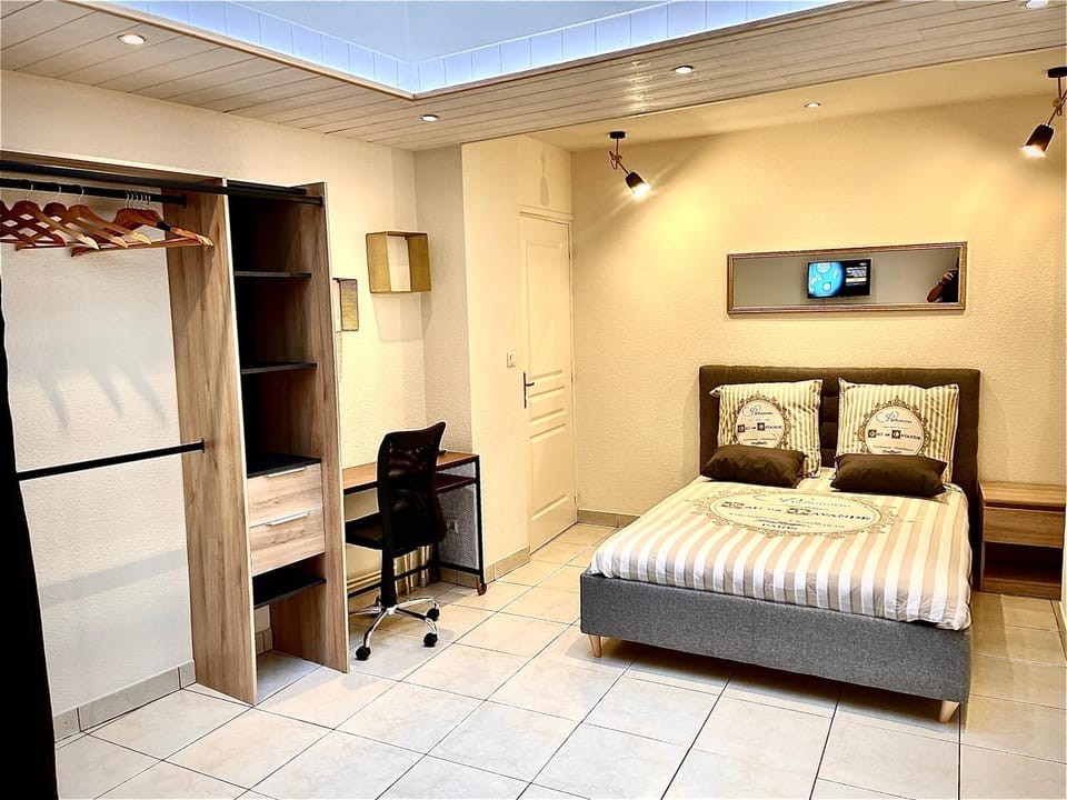 Bed, Seating area, Bedroom, wardrobe