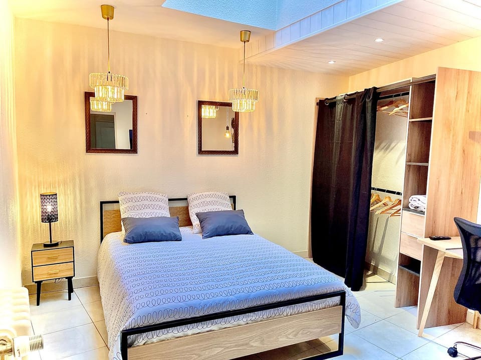 Bed, Bedroom