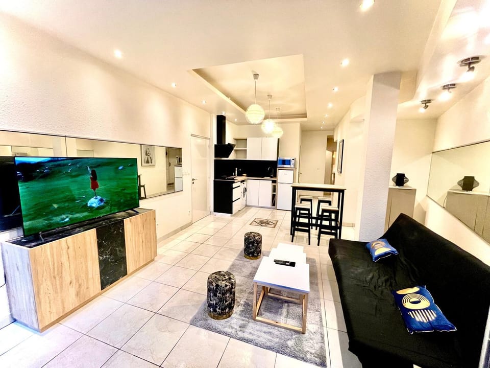 TV and multimedia, Dining area