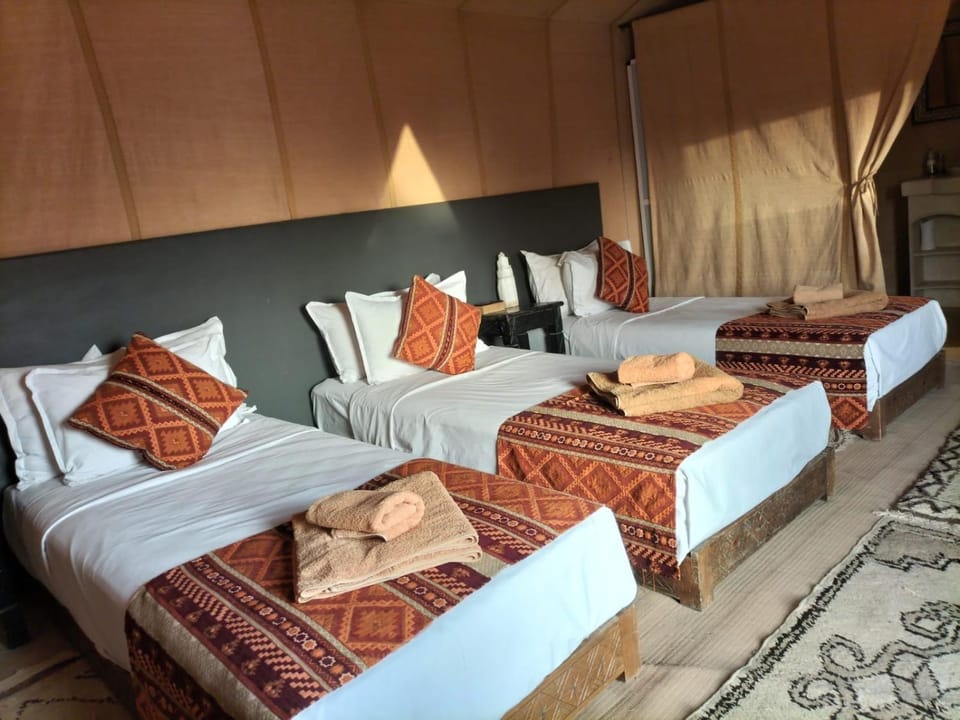 Bed, Living room, Photo of the whole room, Seating area, Bedroom, towels