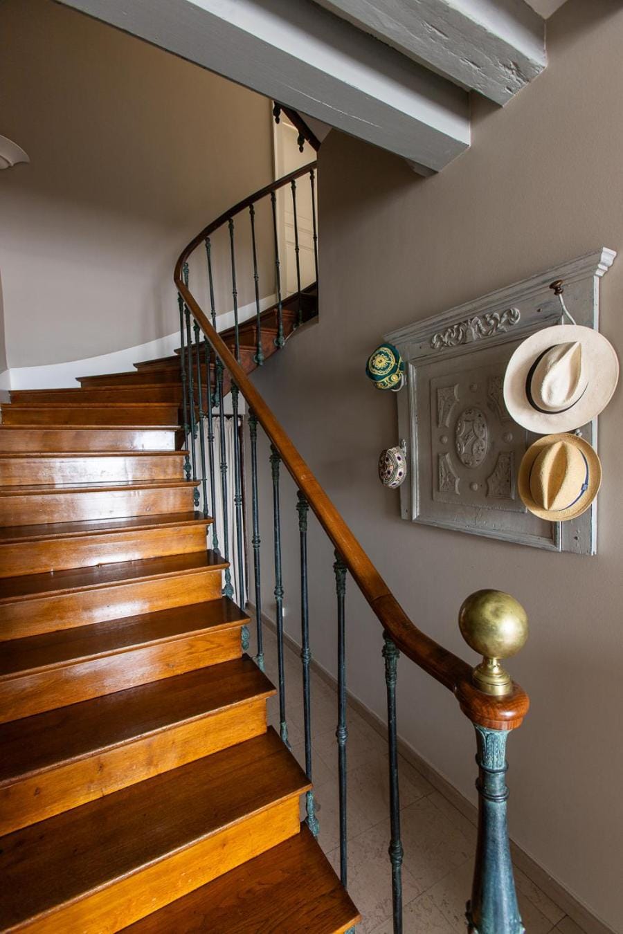 Au 16 Place Saint Louis Bed and Breakfast in Blois