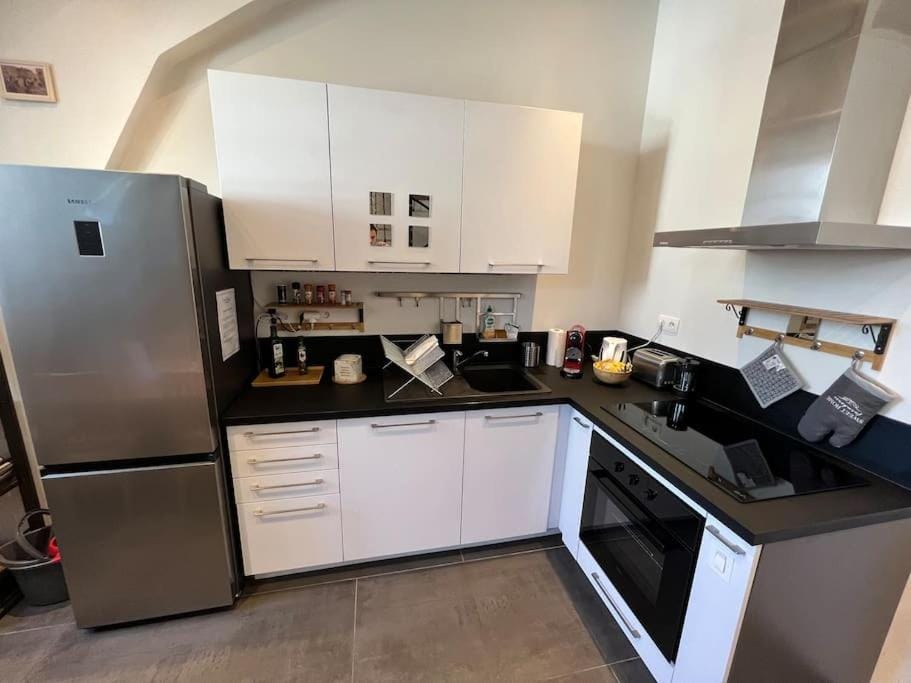 Kitchen or kitchenette, Communal kitchen