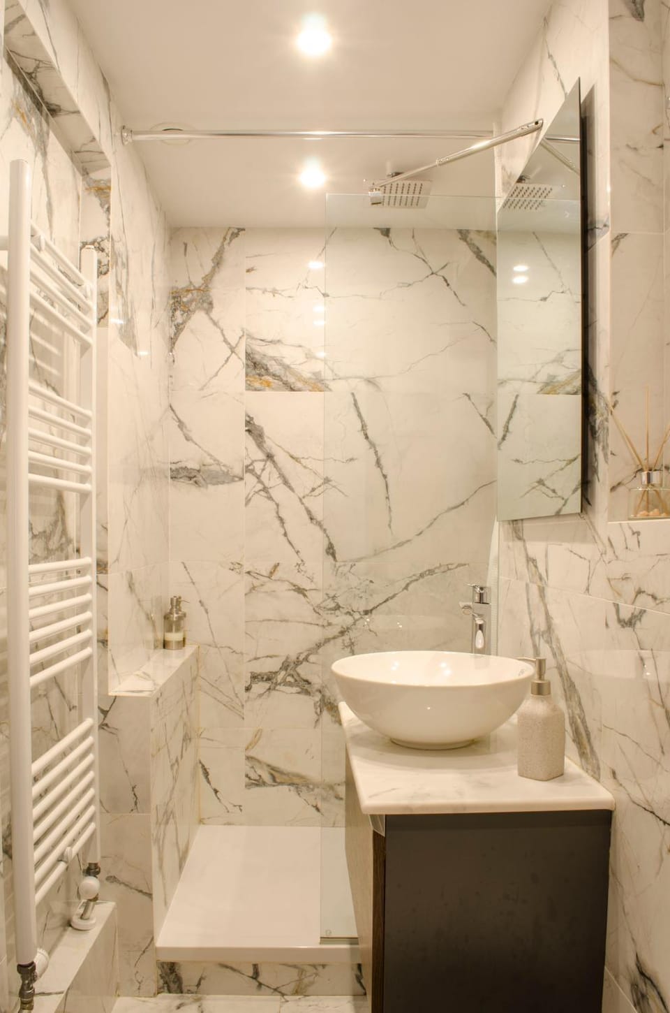Shower, Toilet, Bathroom, towels