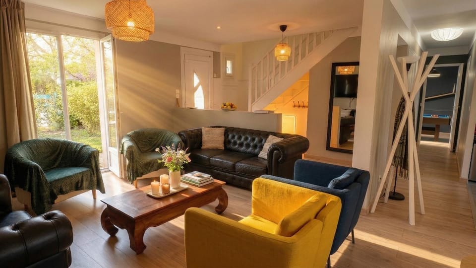 Communal lounge/ TV room