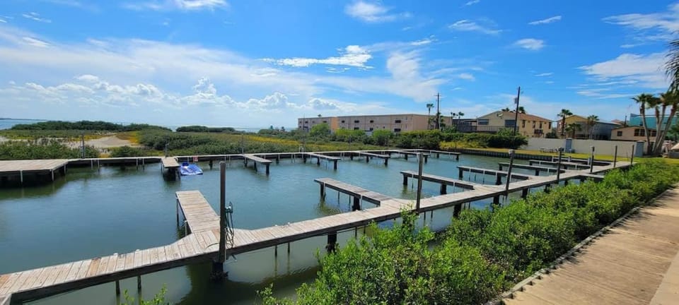 Nearby landmark, Activities