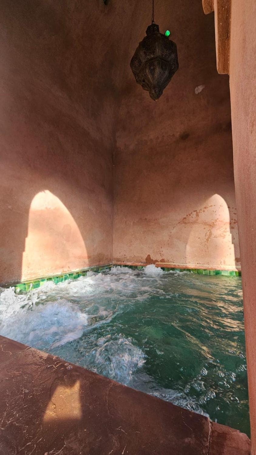 Hot Tub, Hot Tub
