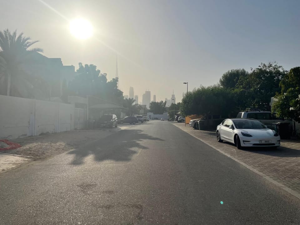 Tropicana Guestroom 7 min walk from the beach Bed and Breakfast in Dubai