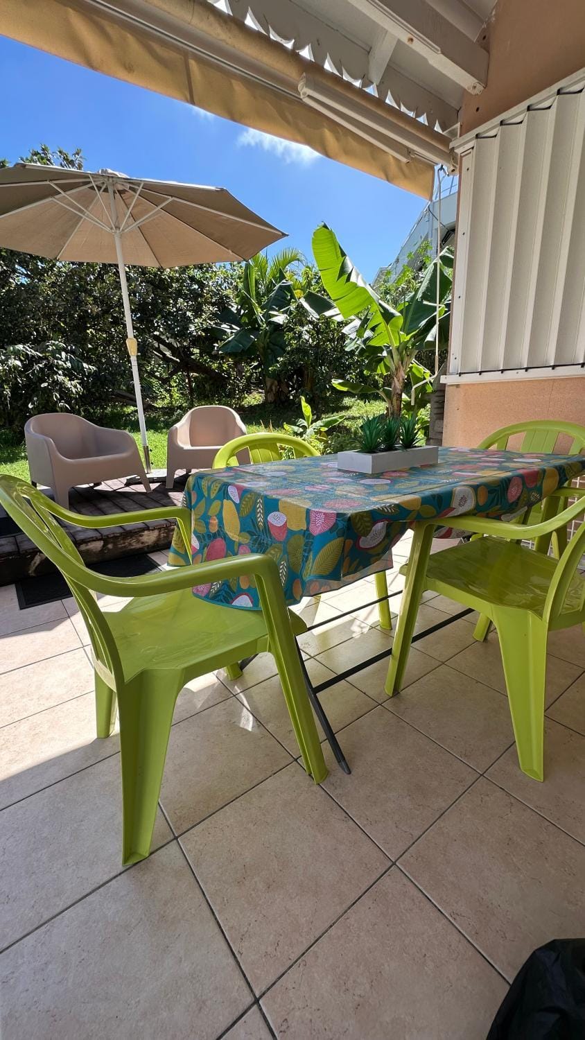 Patio, Dining area