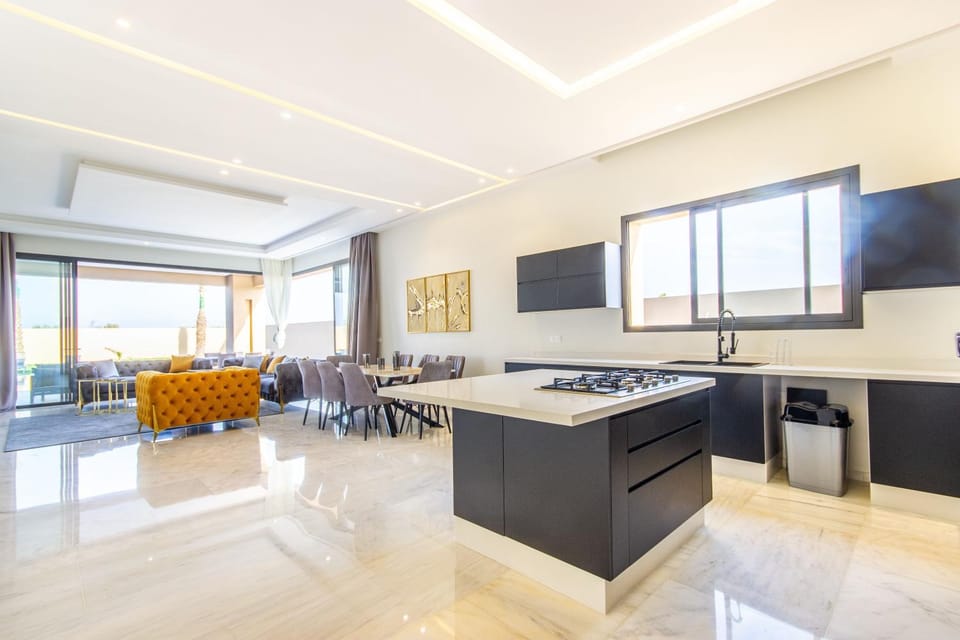 Kitchen or kitchenette, Living room, Dining area