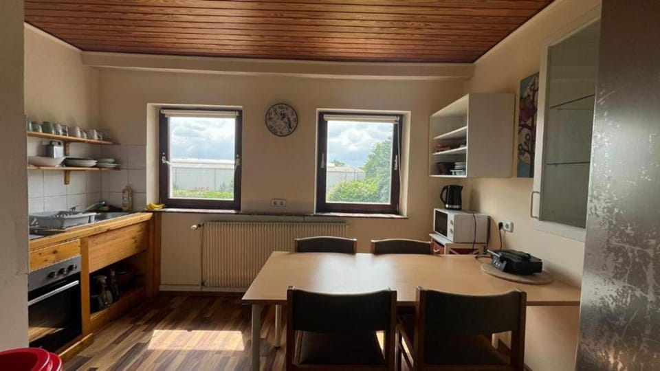 Kitchen or kitchenette, Communal kitchen