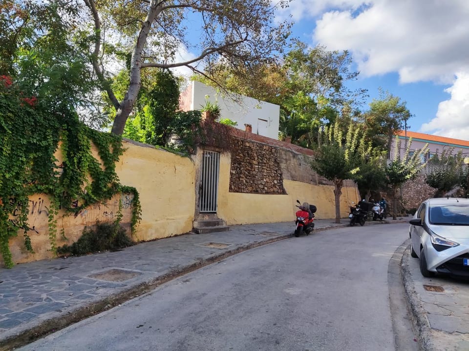 Neighbourhood, Street view, Location