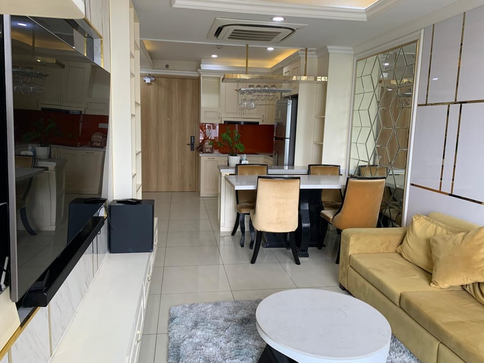 Căn hộ Emerald 2PN 2VS hồ bơi Aeon mall Tân Phú Apartment in Ho Chi Minh City