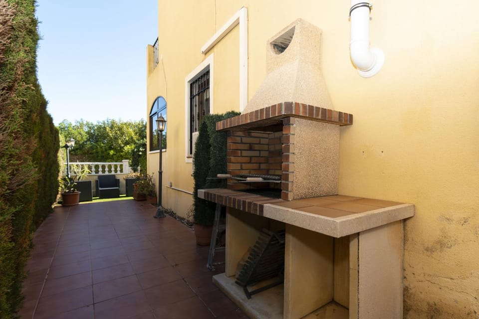 BBQ facilities, Balcony/Terrace
