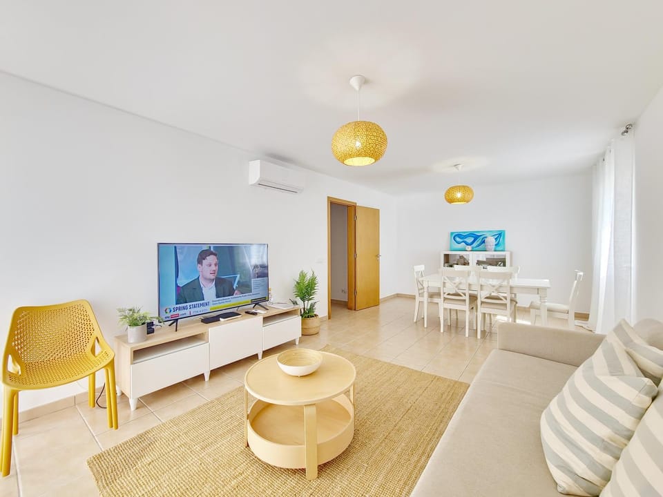 TV and multimedia, Living room, Dining area