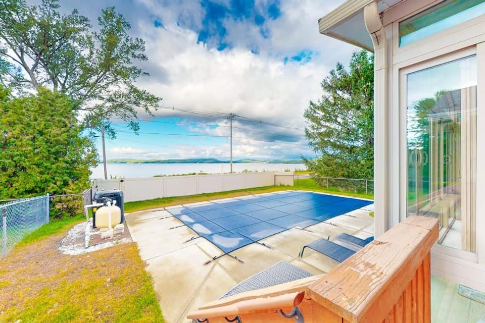Malletts Bay Getaway House in Colchester