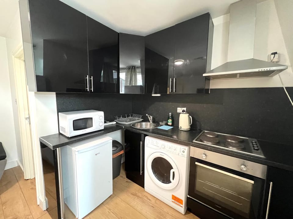 Cosy Apartments - Finchley Road Apartment in London Borough of Camden
