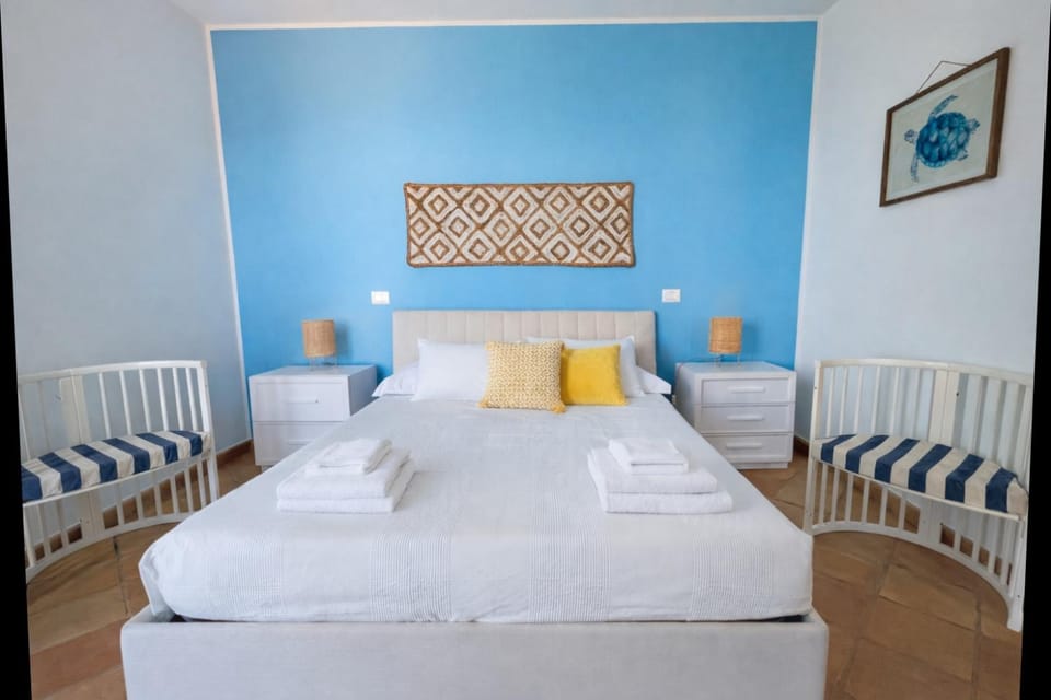 Bed, View (from property/room), Balcony/Terrace, Photo of the whole room, Bedroom, Guests, Sea view, Family, locker, towels, wedding