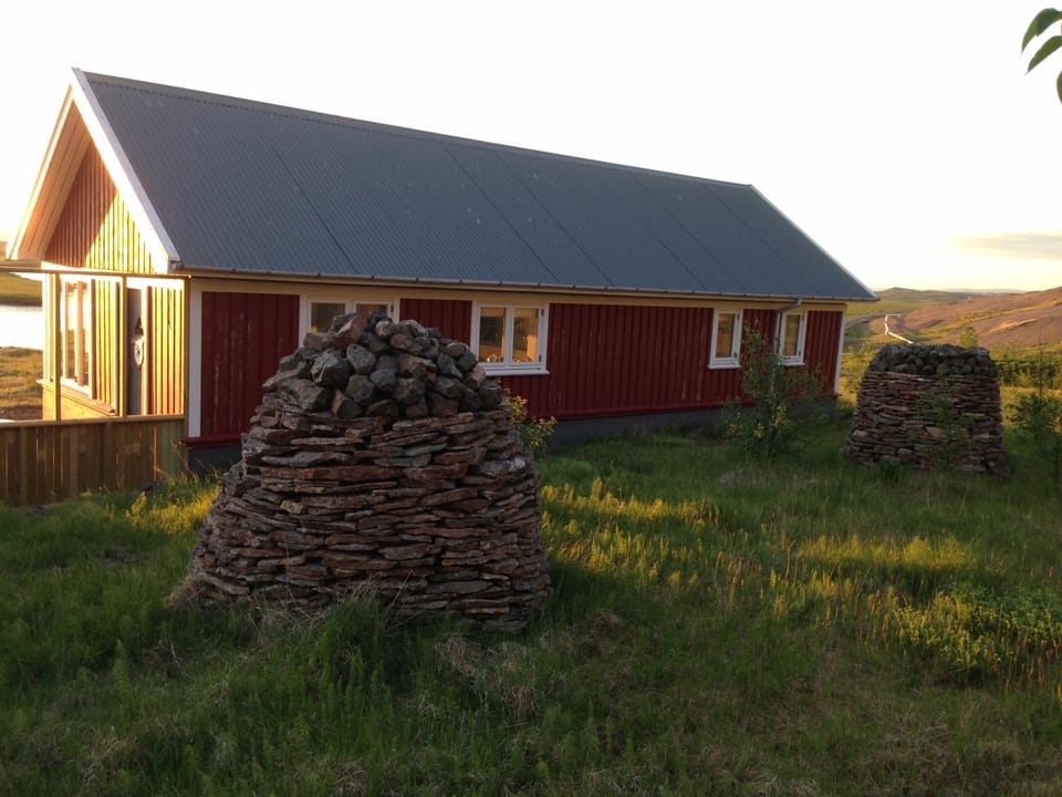Property building, Day